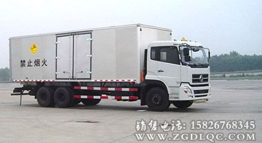 東風(fēng)天龍1250A1型爆破器材運(yùn)輸車