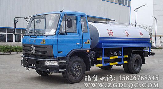 東風(fēng)平頭灑水車